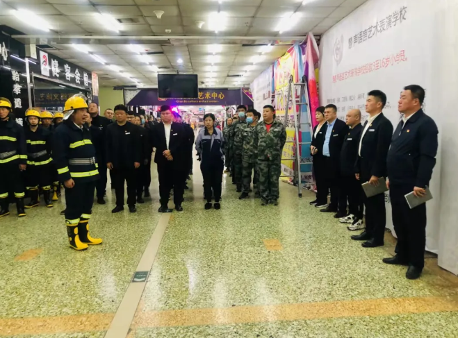 居安思危，防患未“燃”——鞍勤商業(yè)開展消防應急逃生演練