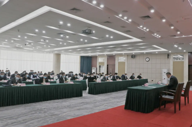 鞍勤集團(tuán)、溫泉集團(tuán)舉辦貫徹落實(shí)市第十三次黨代會(huì)精神宣講報(bào)告會(huì)