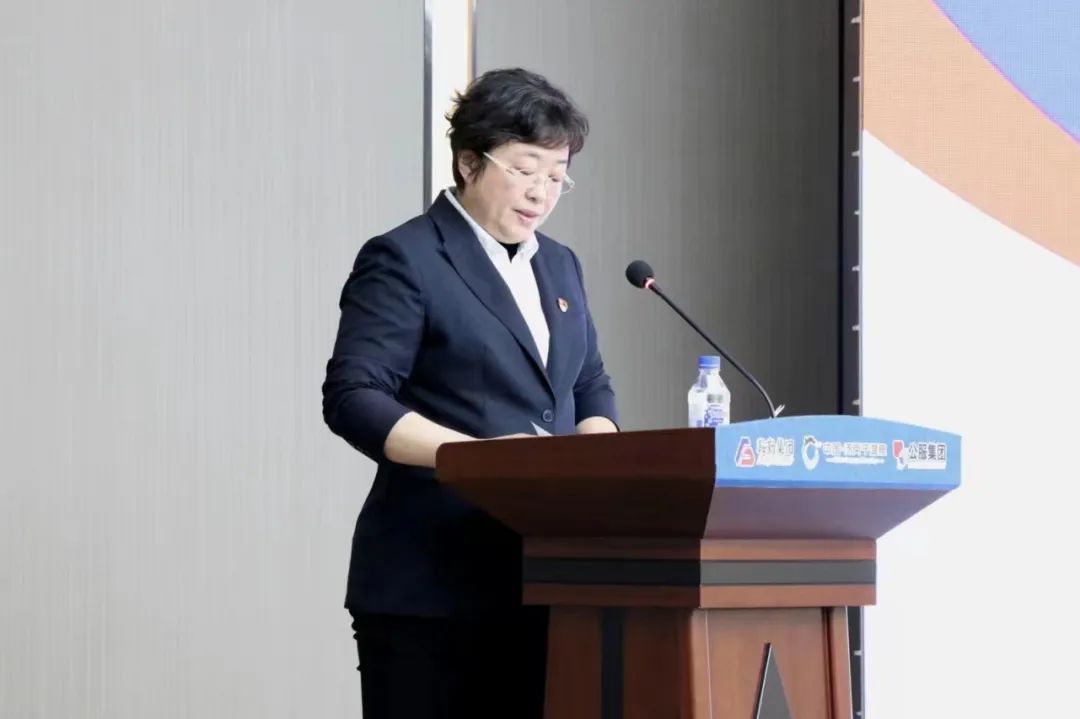 鞍勤集團(tuán)、溫泉集團(tuán)、公服集團(tuán)2023年新任干部任前集體談話及集體送任儀式圓滿結(jié)束